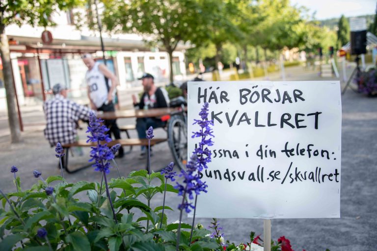 Skylt där det står 