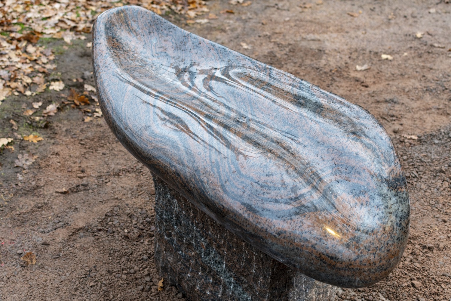 A tongue made of stone.