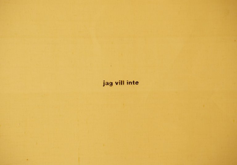 text skriver på en rullgardin. jag vill intn